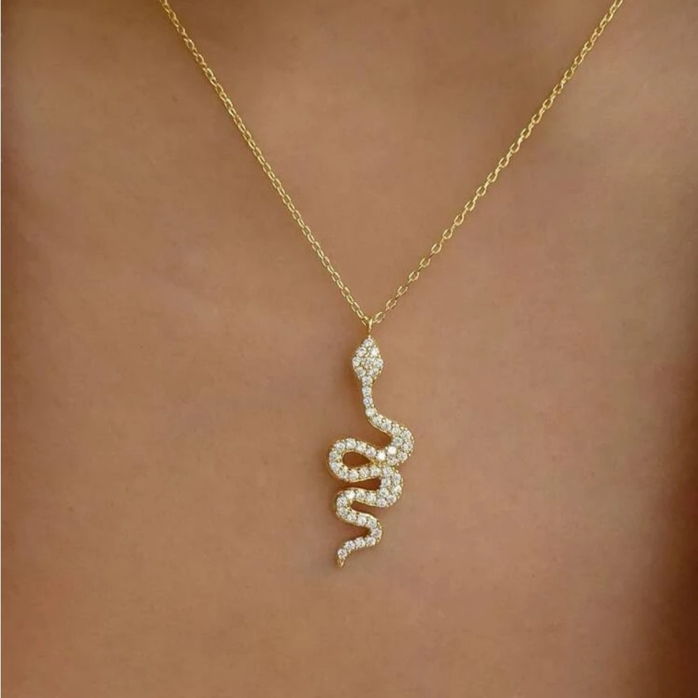 🎉 New Rhinestone Golden Snake Pendant Necklace